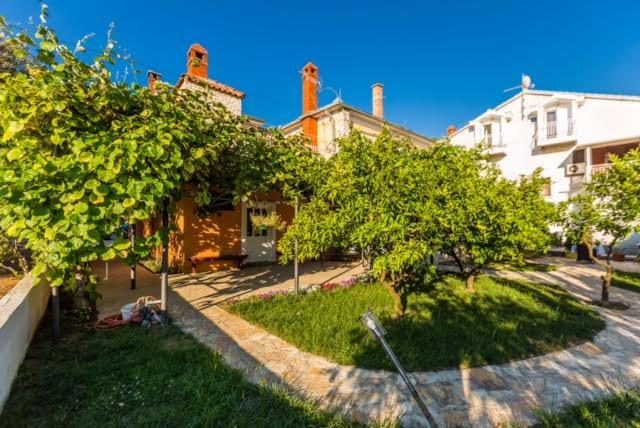 Apartments Elizabeth Biograd Na Moru Exterior foto